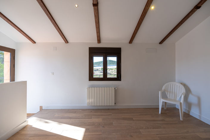 Image No.25-4 Bed Townhouse for sale