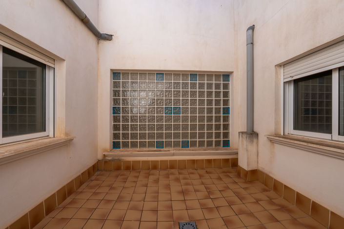 Image No.18-2 Bed Apartment for sale