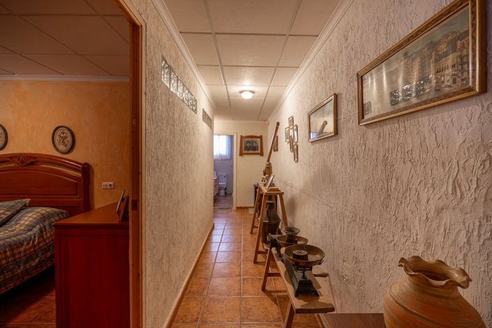 Image No.15-3 Bed Country House for sale