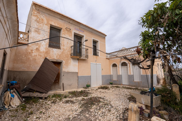 Image No.2-4 Bed Country House for sale