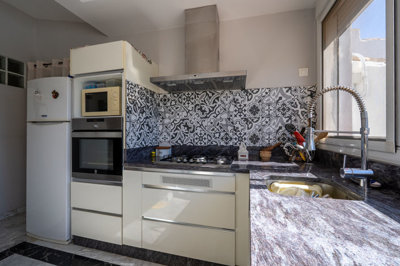 3720countryhousewith4caves020425180657cf31595