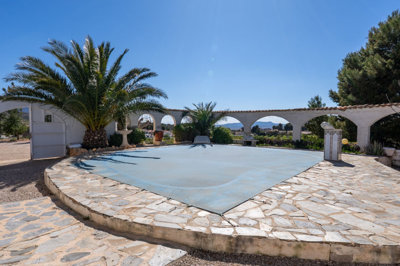 3720countryhousewith4caves020425175931cf31594