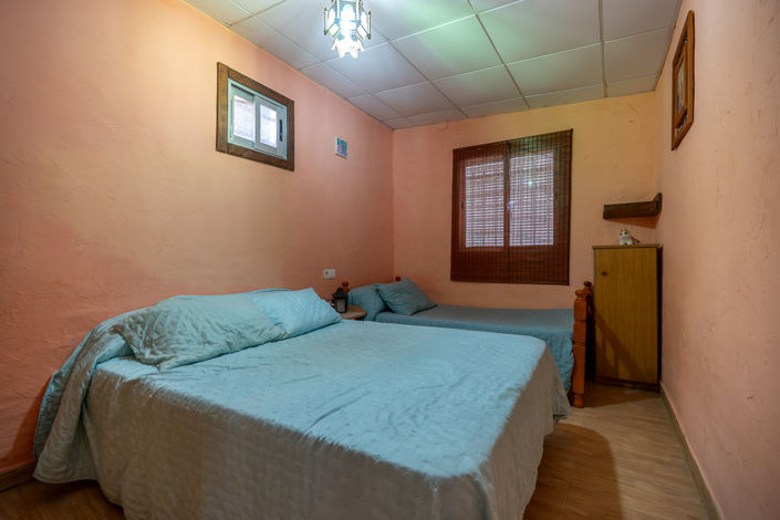 Image No.17-2 Bed Country House for sale