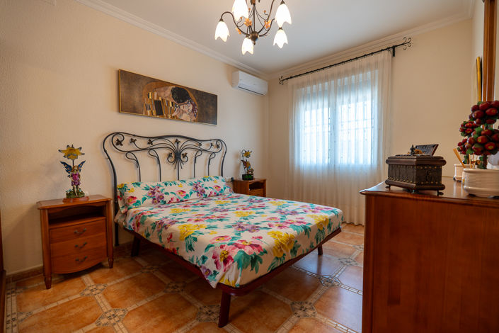 Image No.27-5 Bed Villa for sale