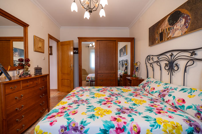 Image No.28-5 Bed Villa for sale