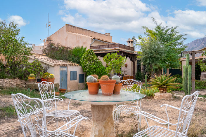 Image No.2-5 Bed Country House for sale