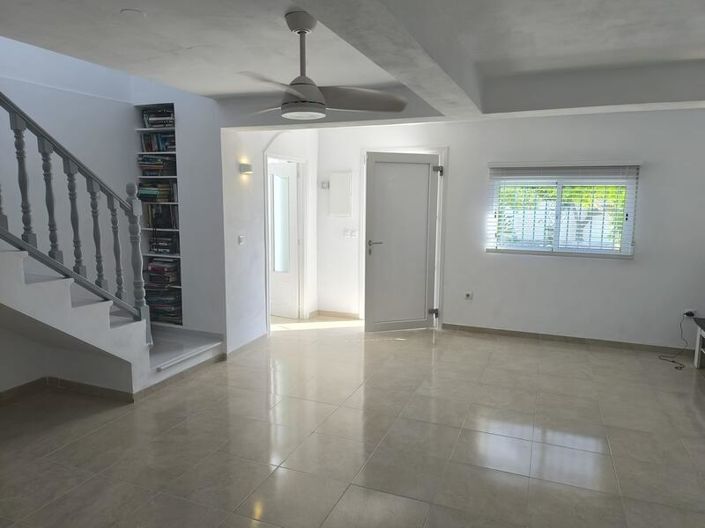 Image No.30-3 Bed Villa for sale