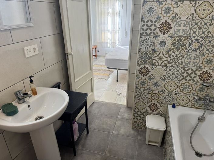 Image No.18-2 Bed Apartment for sale