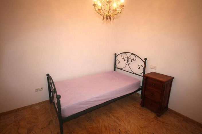 Image No.29-4 Bed Townhouse for sale