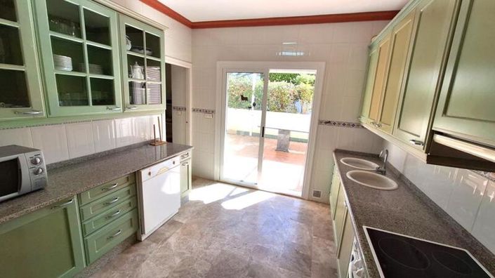 Image No.37-4 Bed Villa for sale