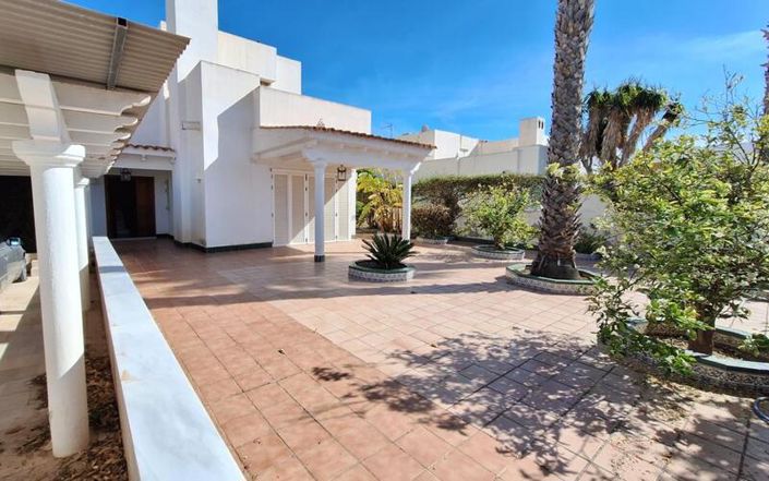 Image No.4-4 Bed Villa for sale