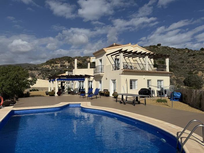 Image No.15-Villa de 4 chambres à vendre à Bédar