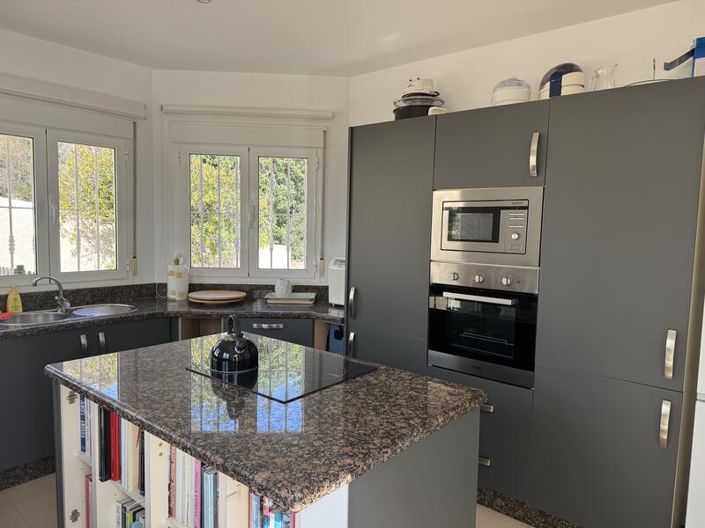 Image No.4-Villa de 4 chambres à vendre à Bédar