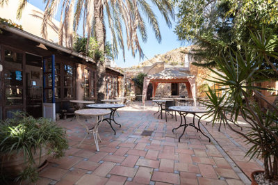 c888-commercial-property-for-sale-in-cabrera-