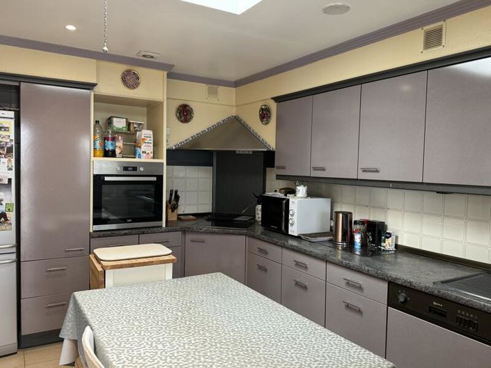 Image No.4-10 Bed Villa for sale