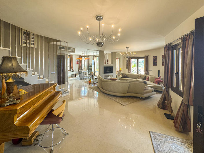 Image No.5-4 Bed Villa for sale