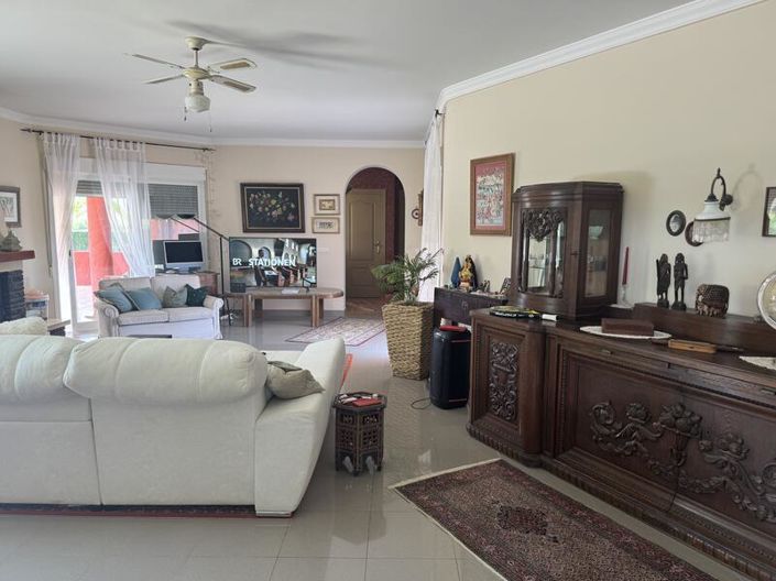 Image No.37-5 Bed Property for sale