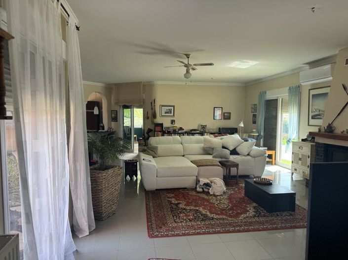 Image No.51-5 Bed Property for sale