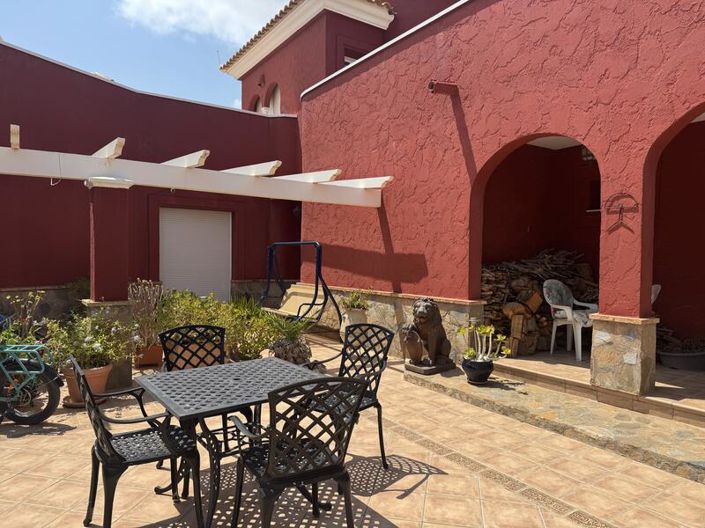 Image No.6-5 Bed Property for sale