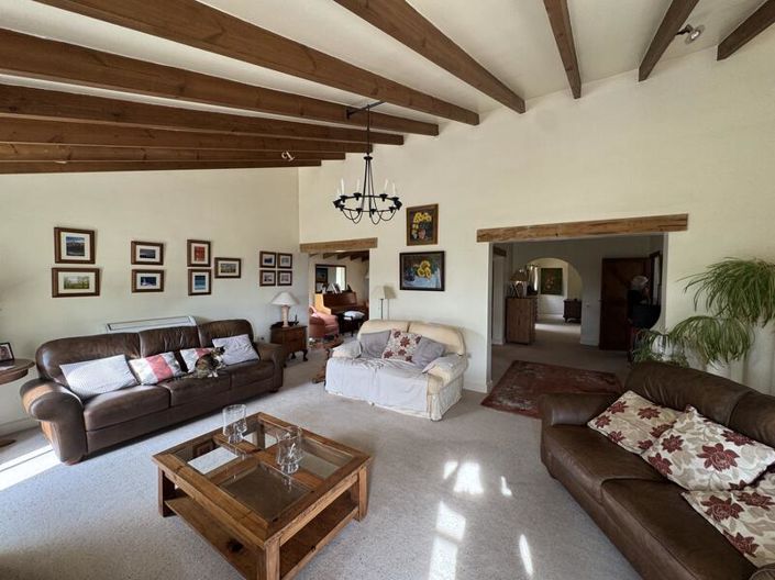 Image No.2-4 Bed Villa for sale