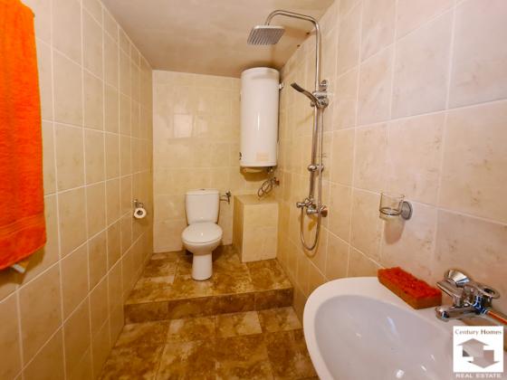 Image No.25-6 Bed House for sale