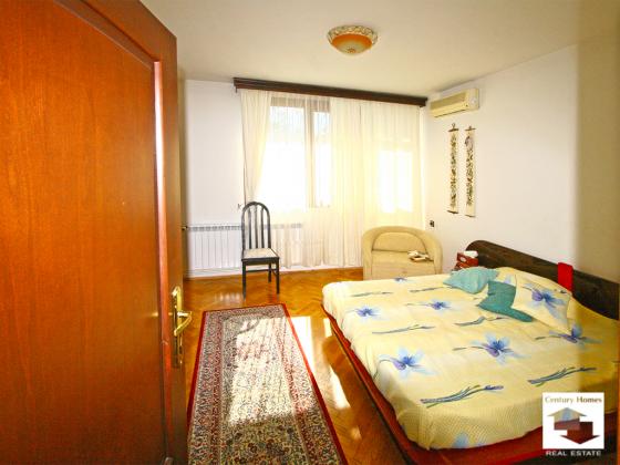 Image No.17-5 Bed House for sale