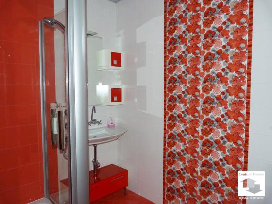 Image No.25-5 Bed House for sale