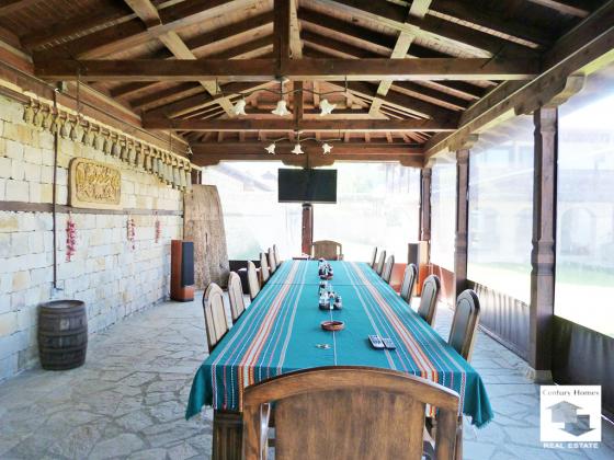 Image No.8-5 Bed House for sale