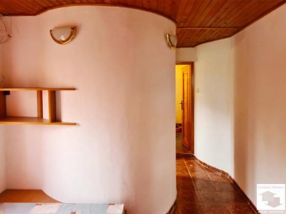 Image No.19-6 Bed House for sale