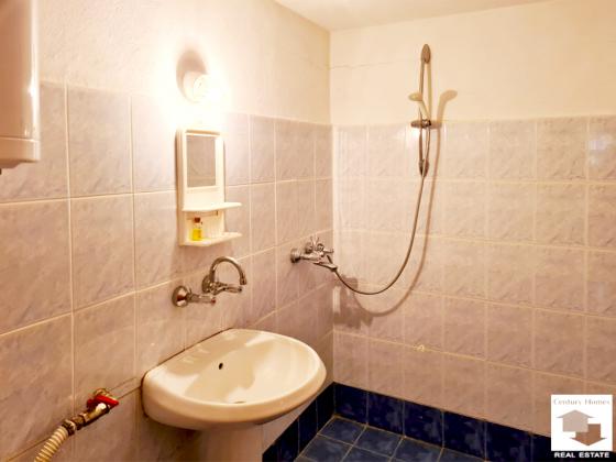 Image No.20-6 Bed House for sale