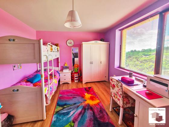 Image No.20-5 Bed House for sale