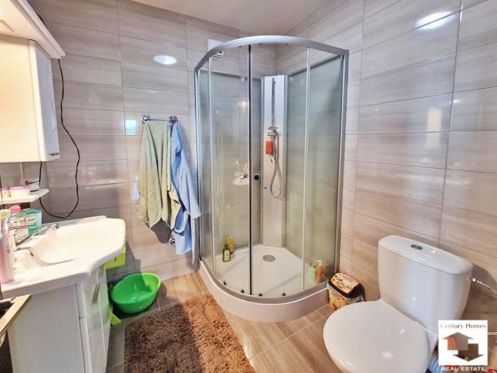 Image No.22-5 Bed House for sale