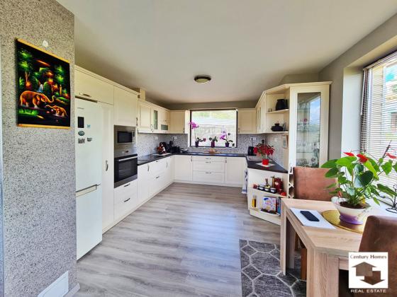 Image No.5-5 Bed House for sale