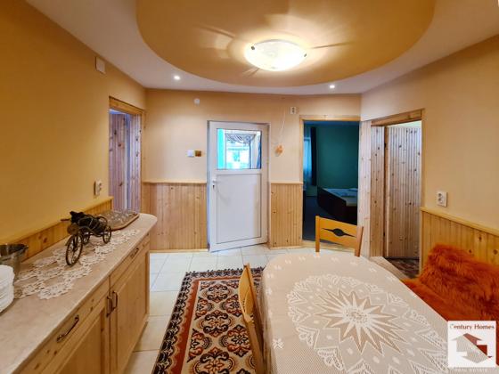 Image No.8-6 Bed House for sale