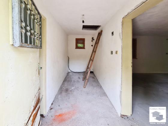 Image No.8-2 Bed House for sale