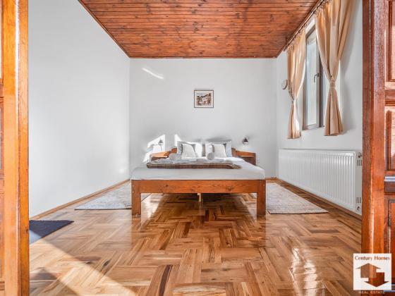 Image No.16-7 Bed House for sale