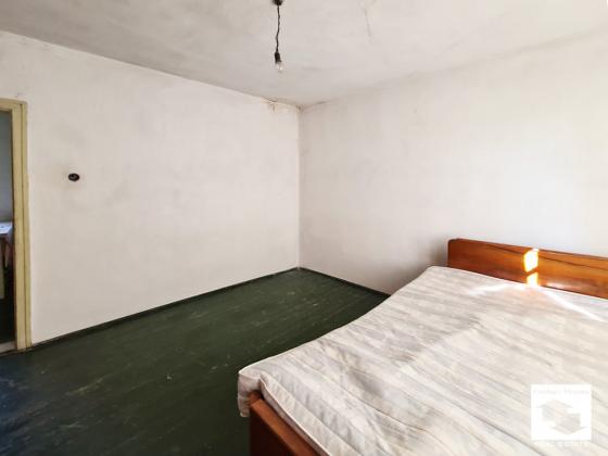 Image No.8-2 Bed House for sale