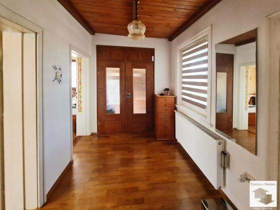 Image No.10-2 Bed House for sale