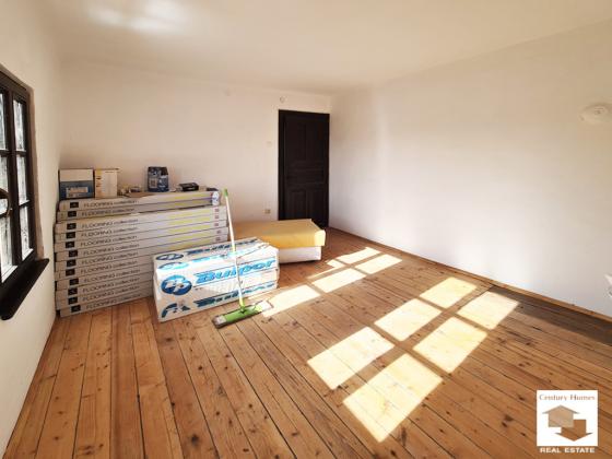 Image No.14-4 Bed House for sale