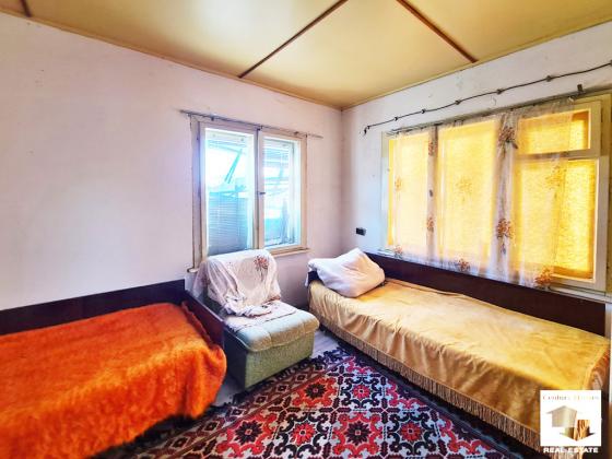 Image No.10-3 Bed House for sale