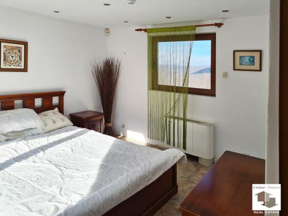 Image No.11-2 Bed House for sale