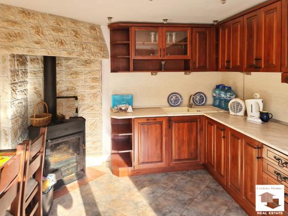 Image No.5-2 Bed House for sale