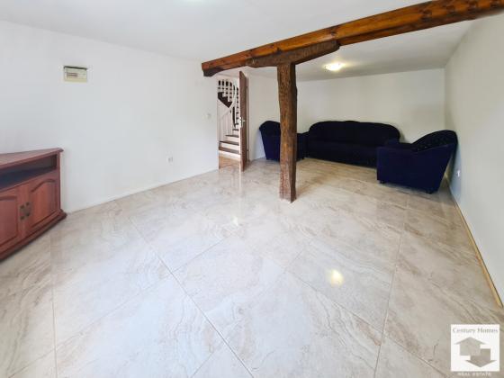 Image No.12-3 Bed House for sale