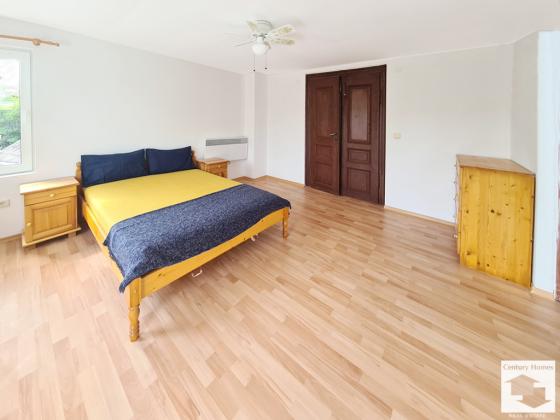 Image No.17-3 Bed House for sale