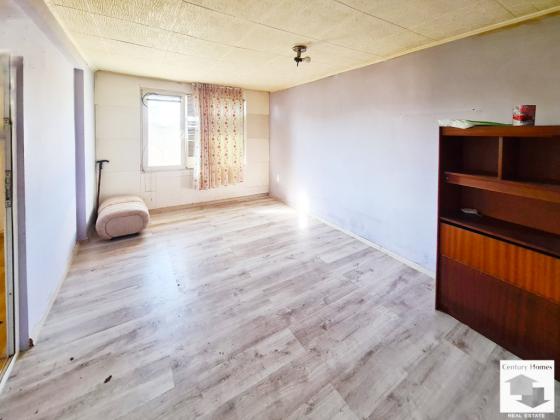 Image No.10-1 Bed House for sale