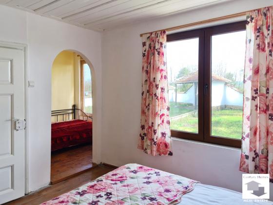 Image No.10-3 Bed House for sale