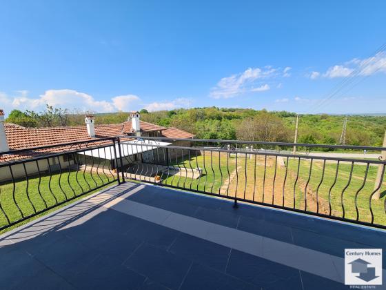 Image No.12-2 Bed House for sale