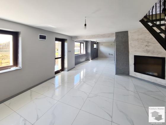 Image No.4-2 Bed House for sale