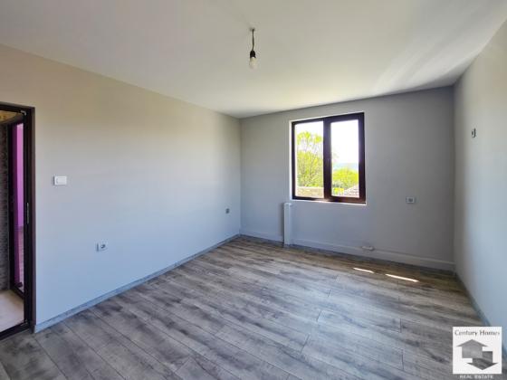 Image No.10-2 Bed House for sale