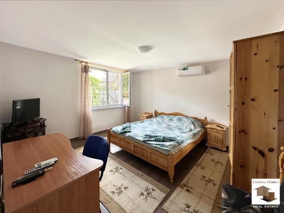 Image No.8-3 Bed House for sale